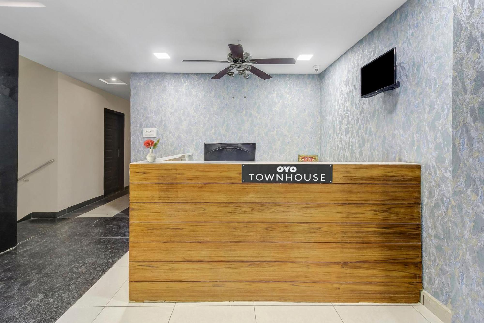 Collection O Galaxy Suites Hyderabad Exterior foto