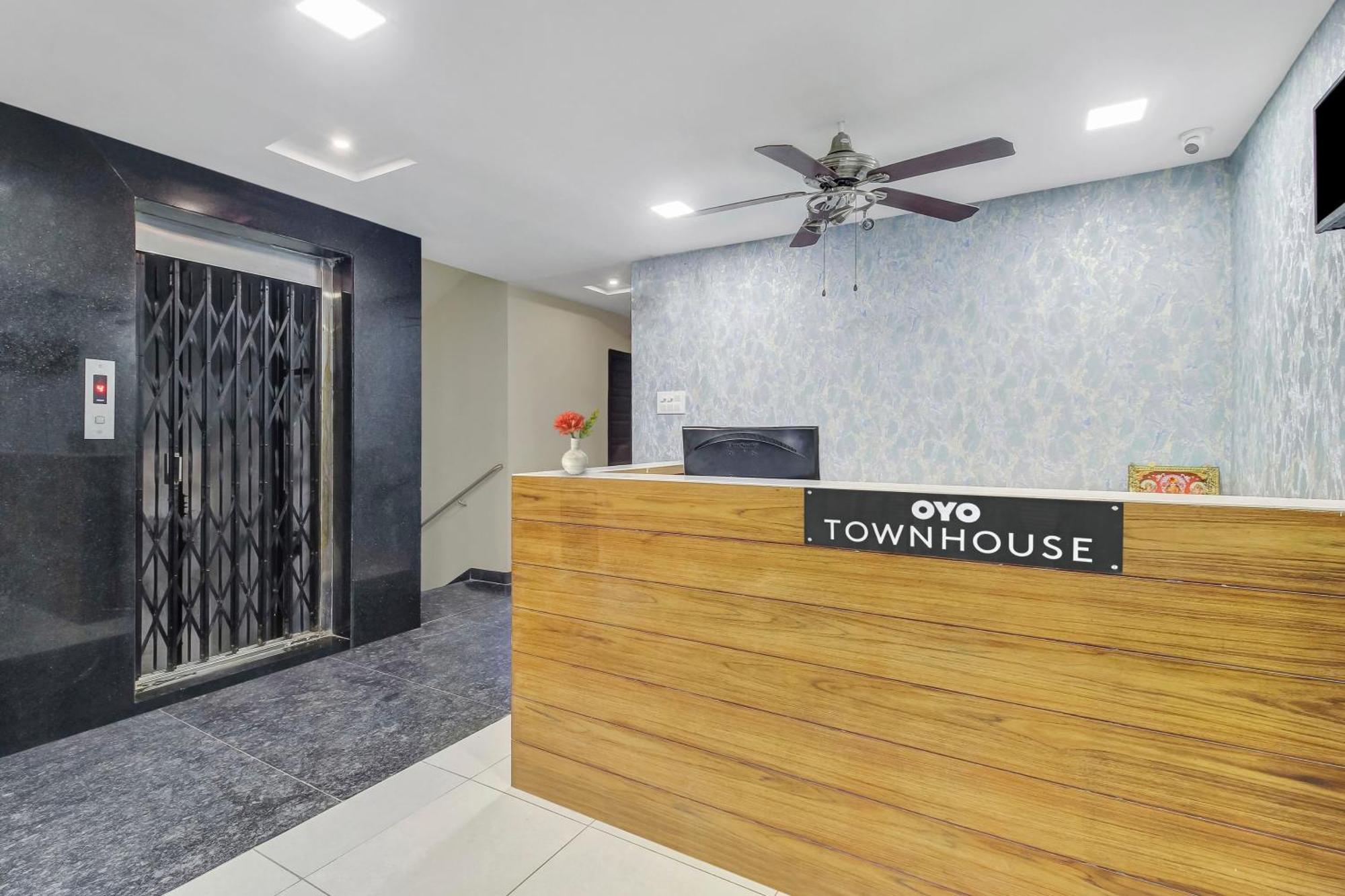 Collection O Galaxy Suites Hyderabad Exterior foto